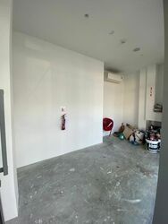 Lot 18 (D7), Retail #525766681